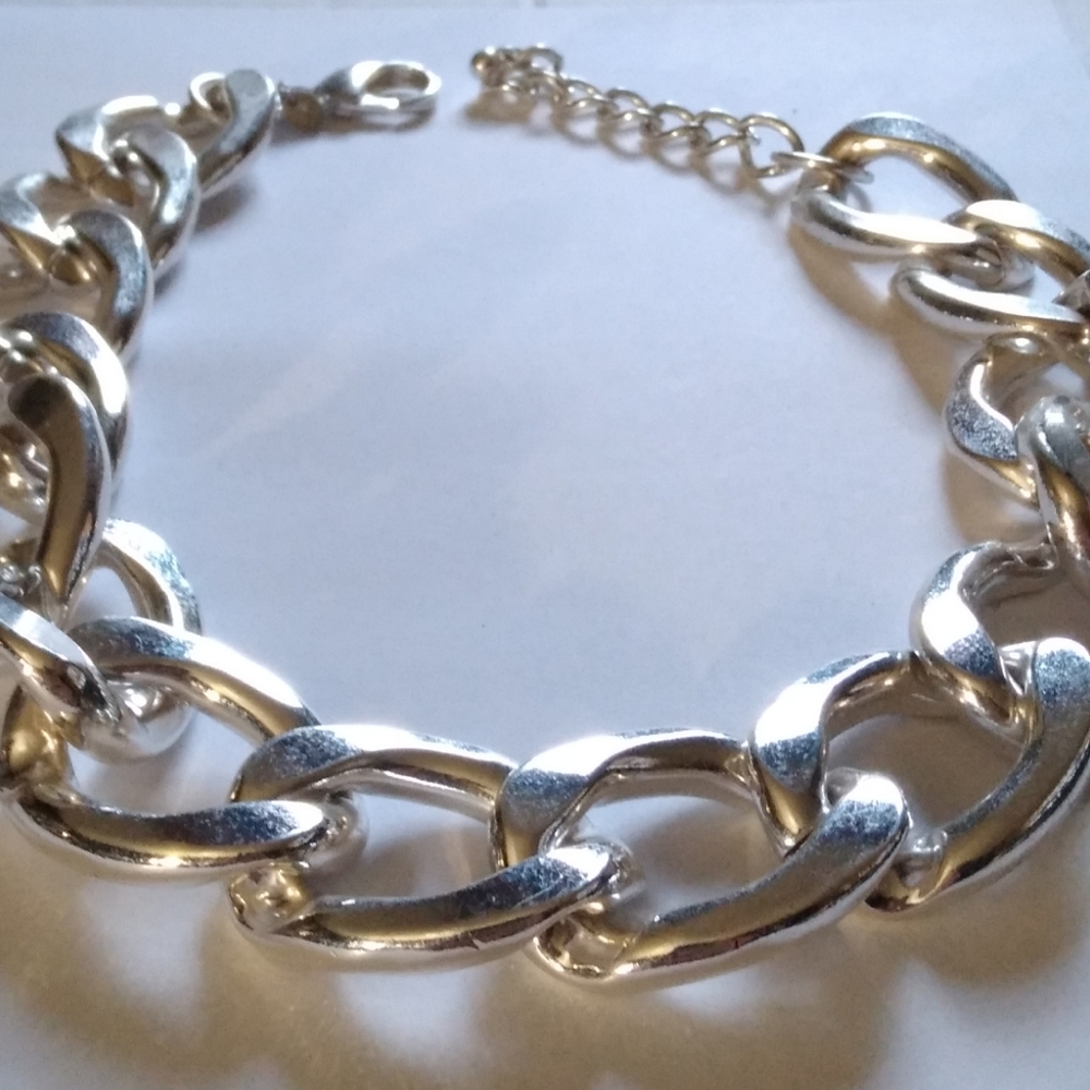 Jumbo silver chain necklace.